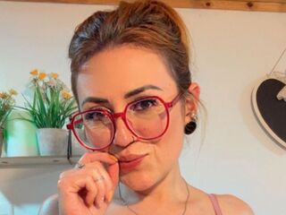 camgirl fingering shaved pussy VictoriaFalon