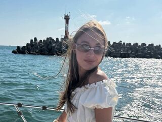 cam girl masturbating with dildo YaekoBrowers