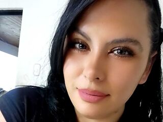 camgirl playing with vibrator YeralDiaz